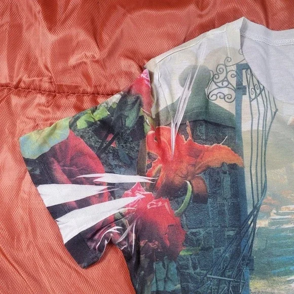 Disney Alice in Wonderland All Over Print T-Shirt XL Made in USA Vintage 2010 - Picture 6 of 14